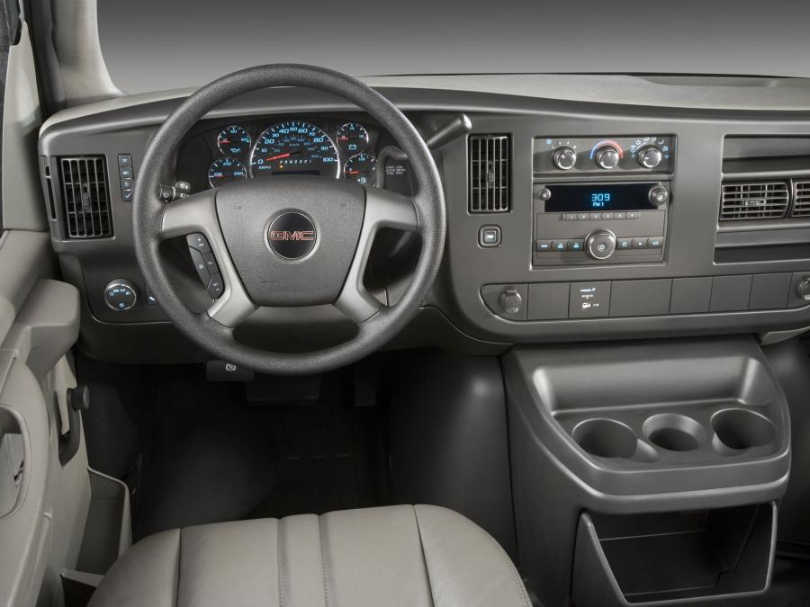  GMC Savana 4500 Cutaway Van 2008 года  (фото 6 из 8)